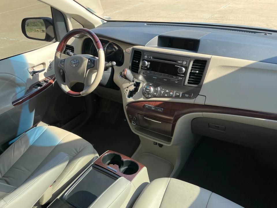 2012 Toyota Sienna 3rd Gen - Image 12 of 21