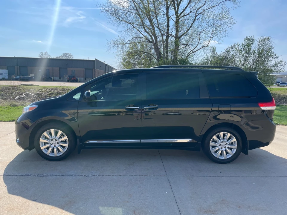 2012 Toyota Sienna 3rd Gen - Image 3 of 21