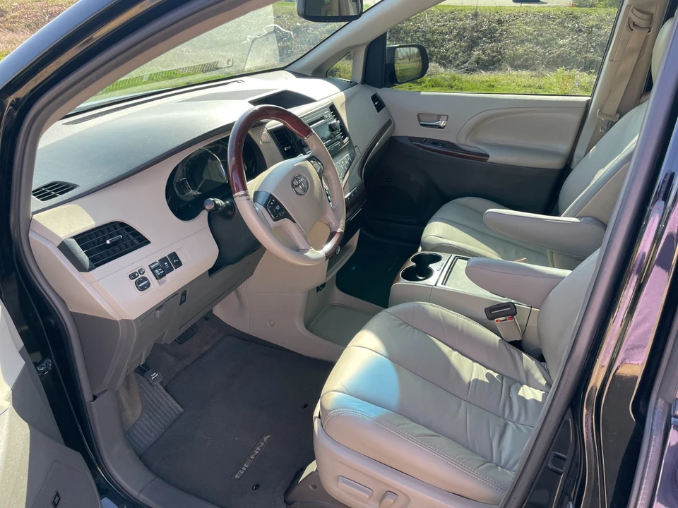 2012 Toyota Sienna 3rd Gen - Image 20 of 21