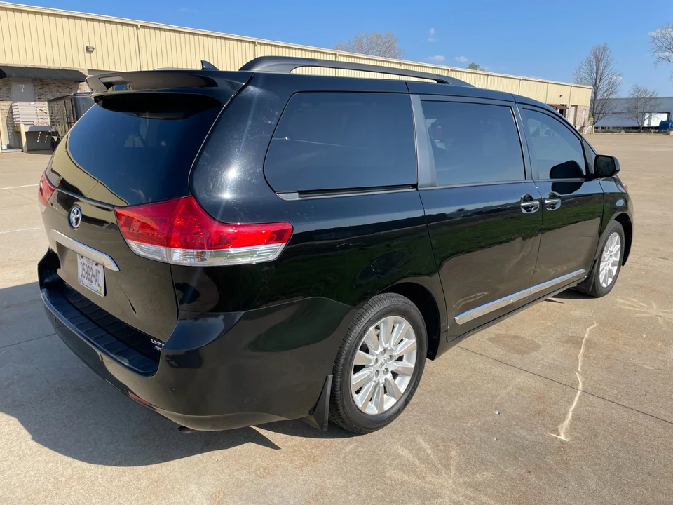 2012 Toyota Sienna 3rd Gen - Image 4 of 21