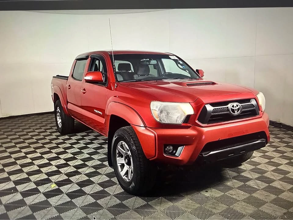 2012 Toyota Tacoma 2nd Gen - Image 2 of 8