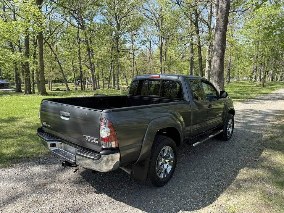 2012 Toyota Tacoma 2nd Gen - Image 5 of 31