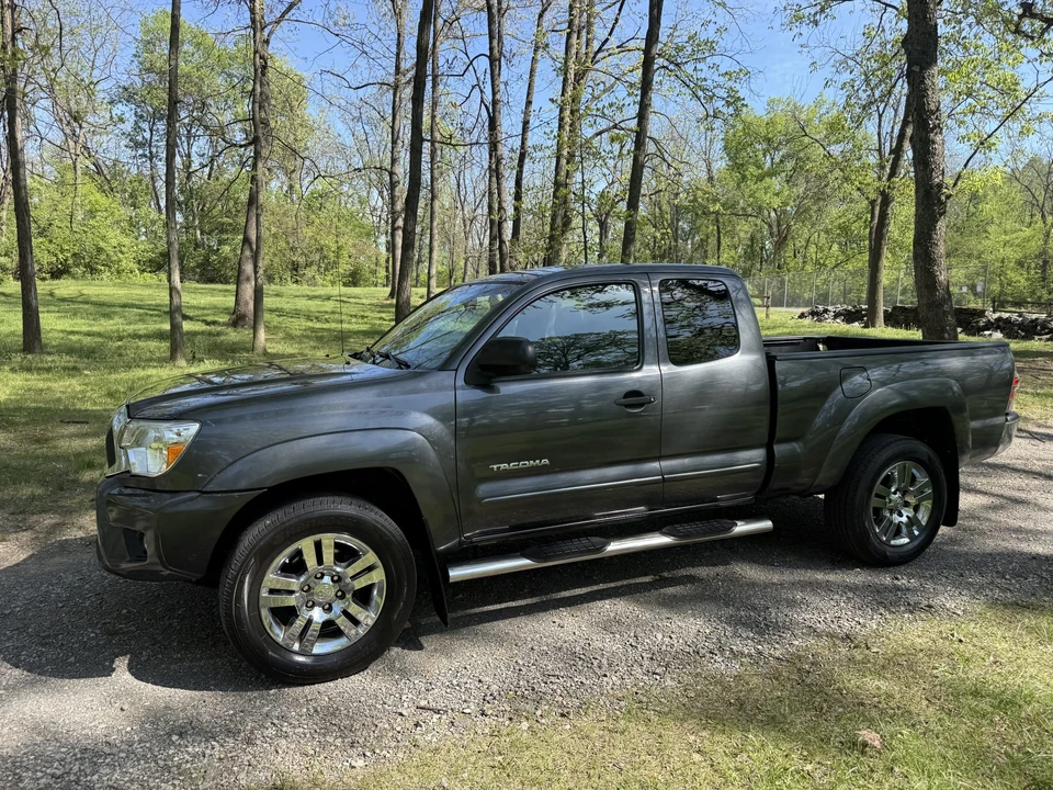 2012 Toyota Tacoma 2nd Gen - Image 3 of 31