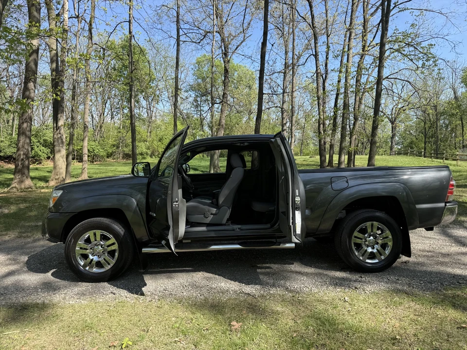 2012 Toyota Tacoma 2nd Gen - Image 23 of 31