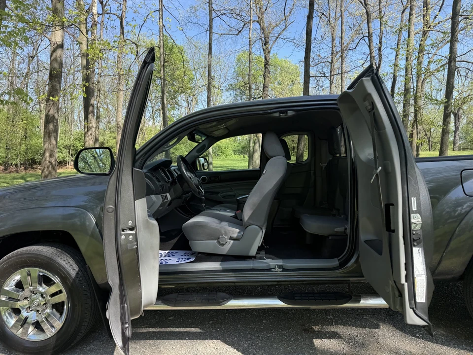 2012 Toyota Tacoma 2nd Gen - Image 25 of 31