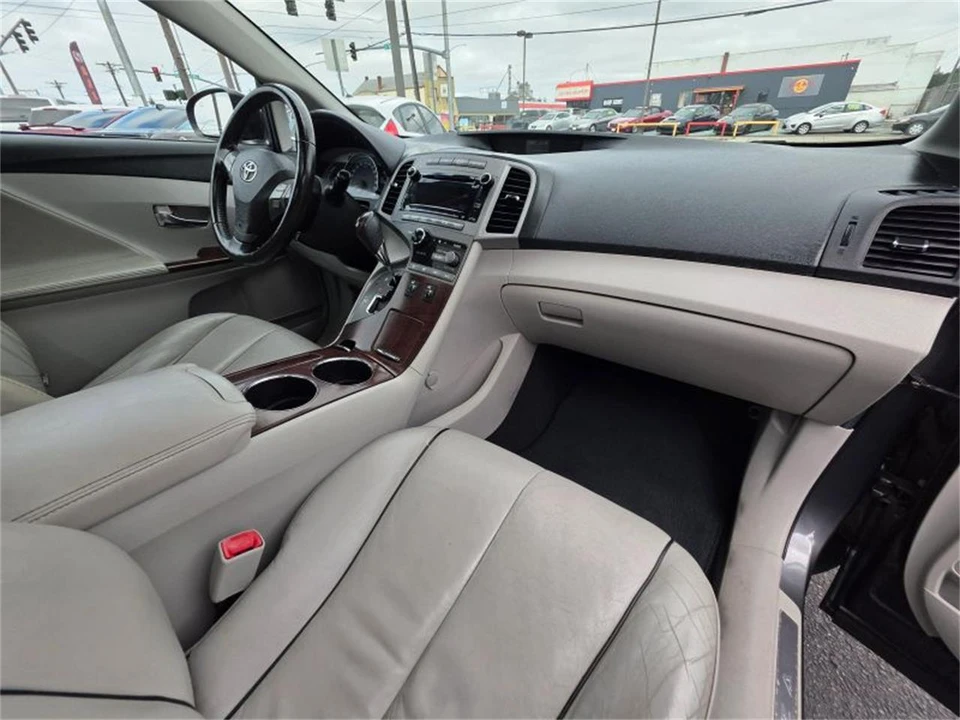 2012 Toyota Venza - Image 13 of 22
