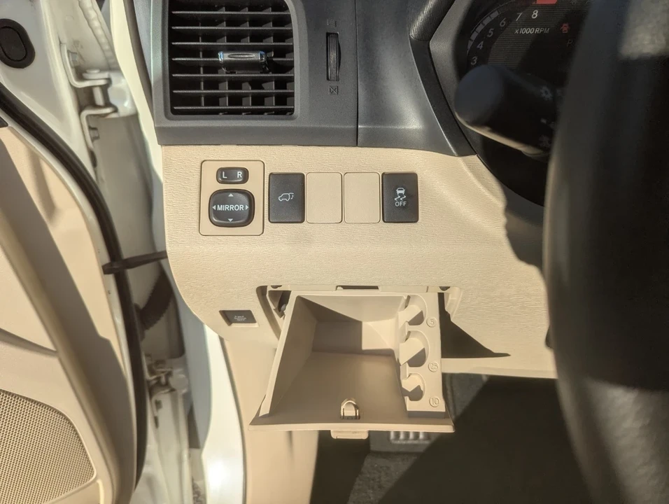 2012 Toyota Venza - Image 13 of 21