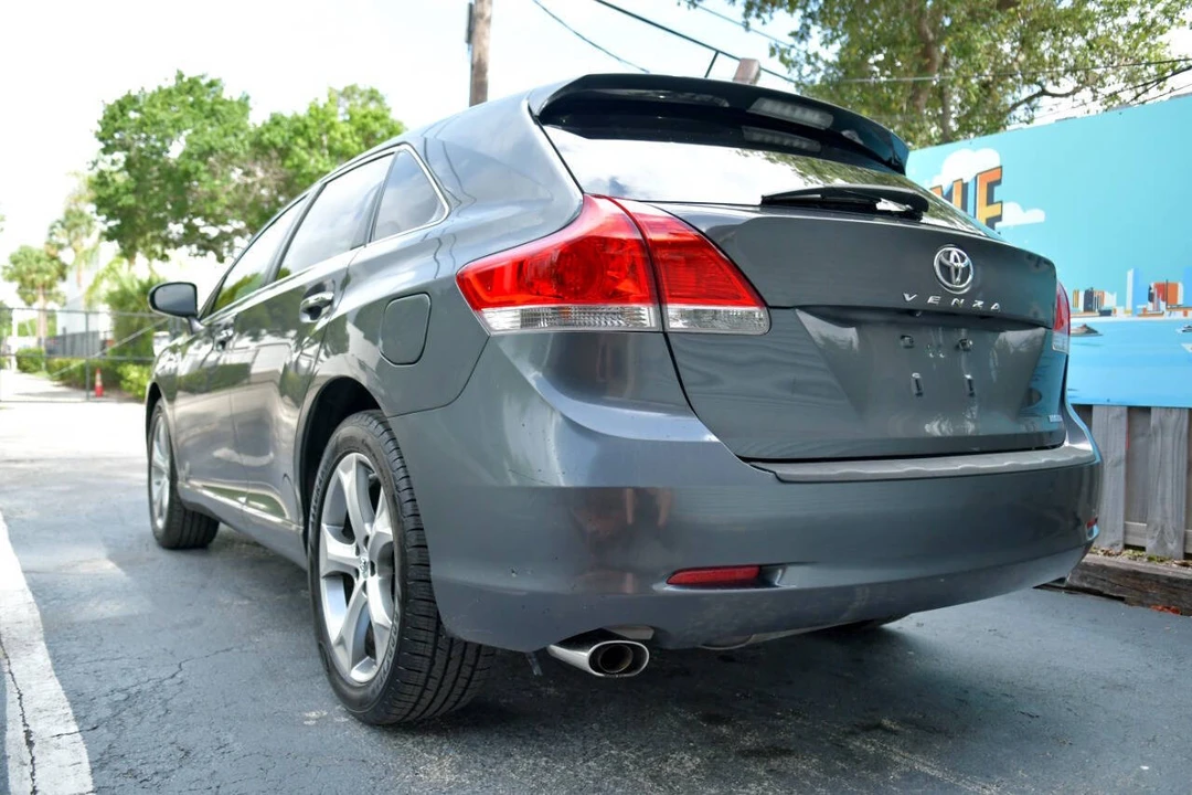 2012 Toyota Venza - Image 8 of 12