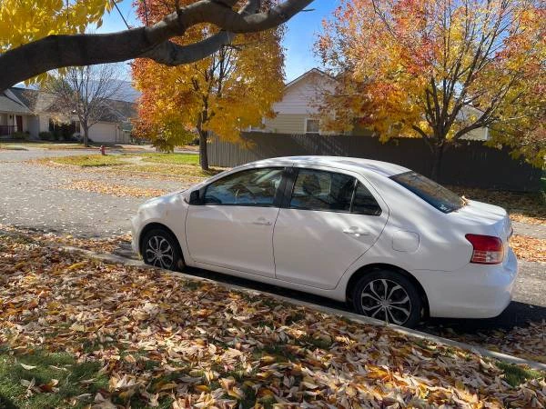 2012 Toyota Yaris - Image 5 of 15
