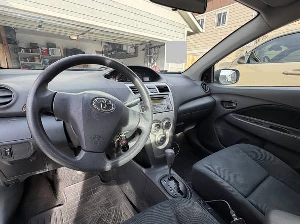 2012 Toyota Yaris - Image 14 of 15