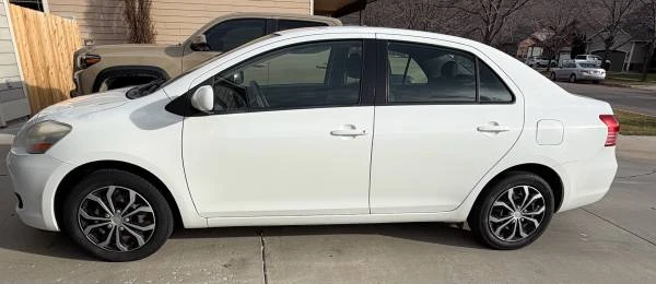 2012 Toyota Yaris - Image 15 of 15