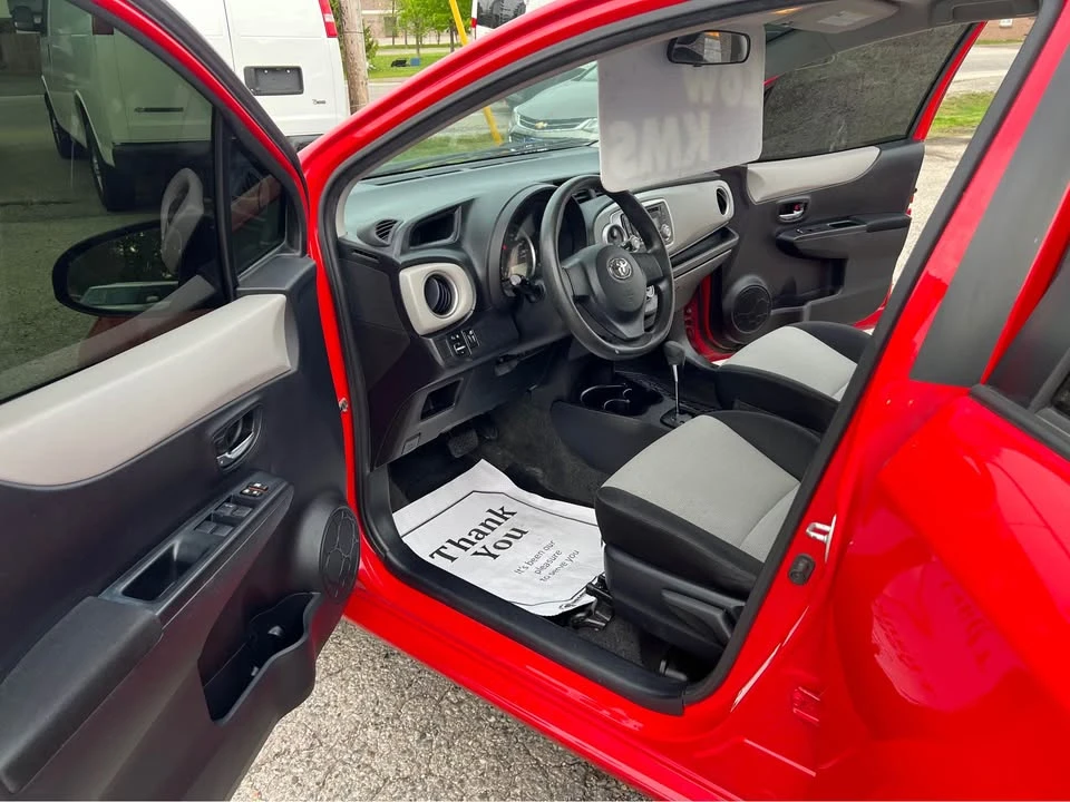 2012 Toyota Yaris - Image 10 of 20