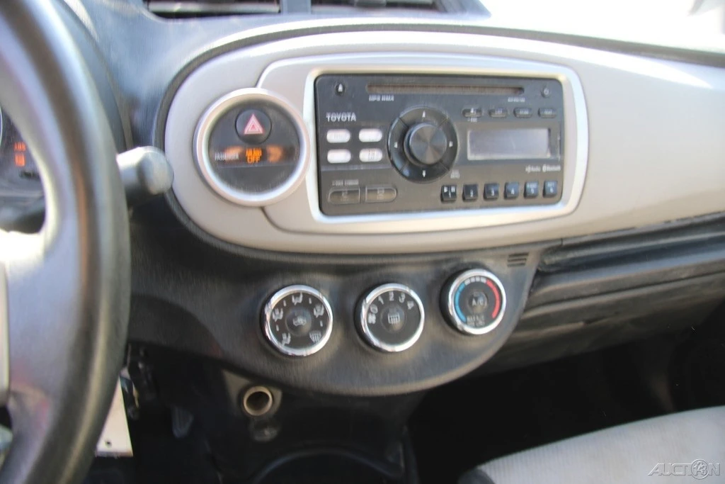 2012 Toyota Yaris - Image 14 of 21