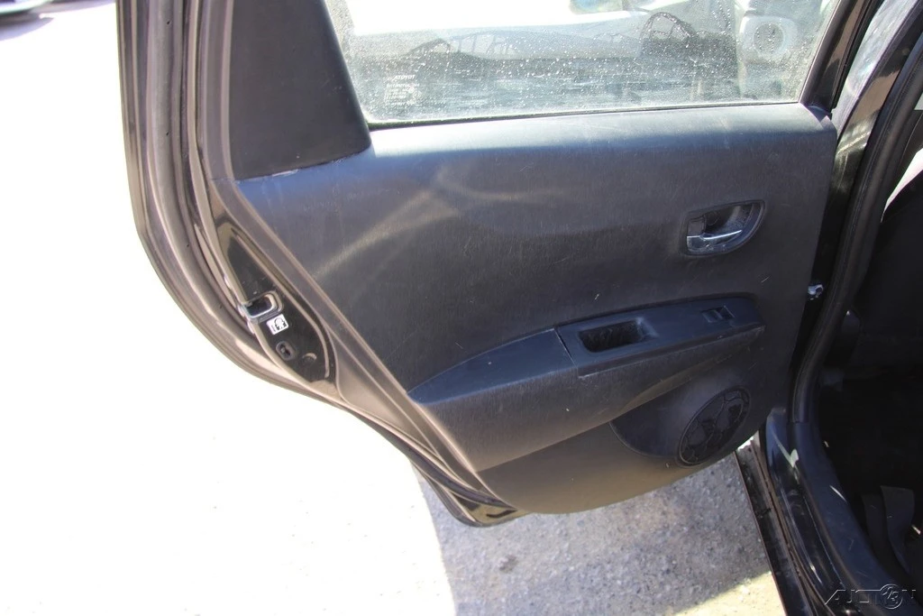 2012 Toyota Yaris - Image 16 of 21
