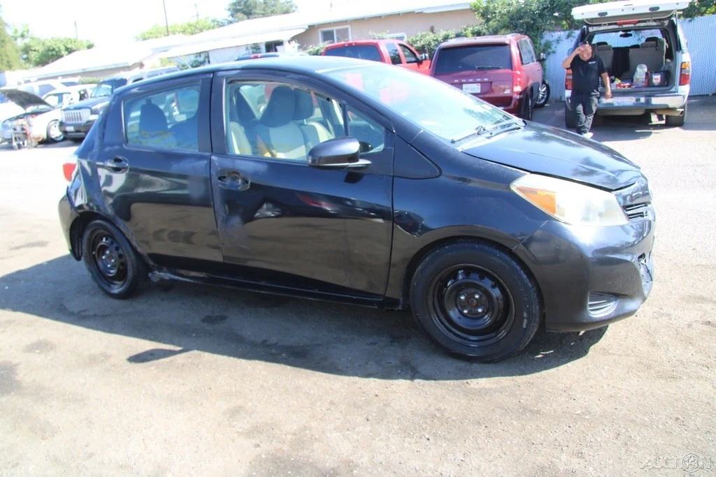 2012 Toyota Yaris - Image 9 of 21