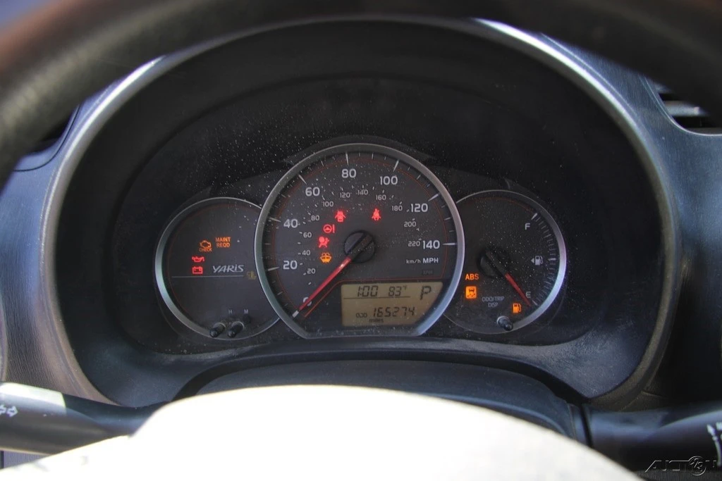 2012 Toyota Yaris - Image 12 of 21