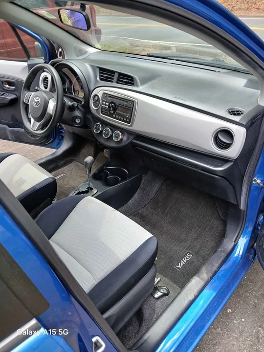2012 Toyota Yaris - Image 12 of 17