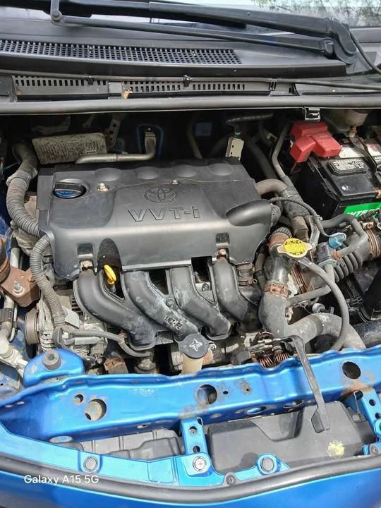 2012 Toyota Yaris - Image 13 of 17