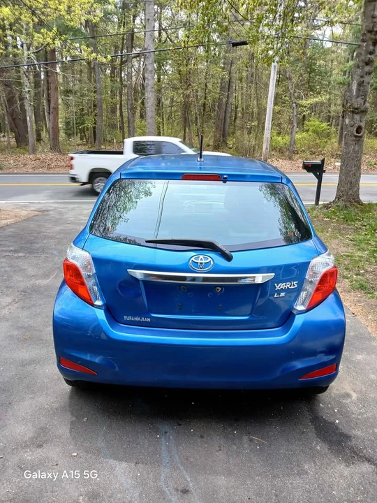 2012 Toyota Yaris - Image 2 of 17
