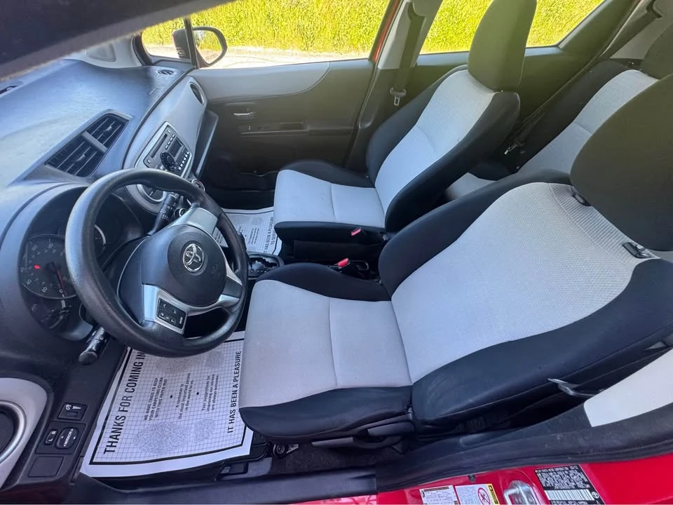 2012 Toyota Yaris - Image 15 of 20