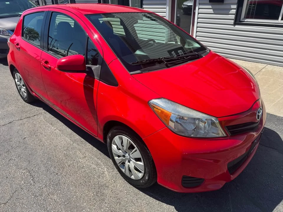 2012 Toyota Yaris - Image 9 of 20