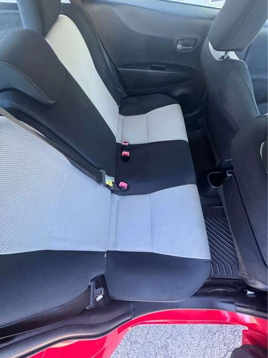 2012 Toyota Yaris - Image 13 of 20
