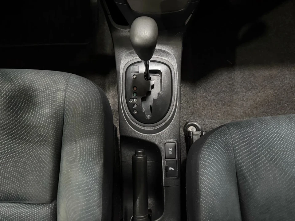 2012 Toyota Yaris - Image 13 of 16