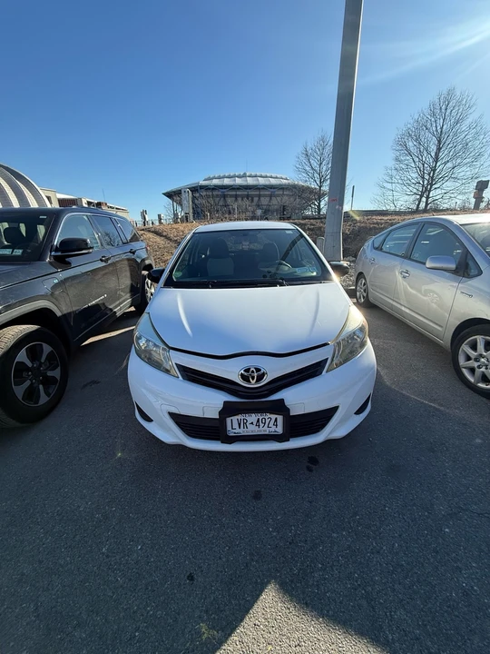 2012 Toyota Yaris - Image 5 of 15
