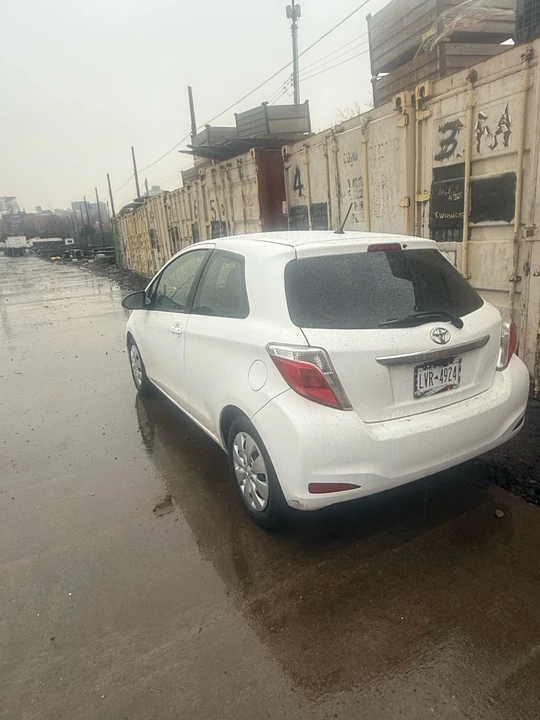 2012 Toyota Yaris - Image 2 of 15