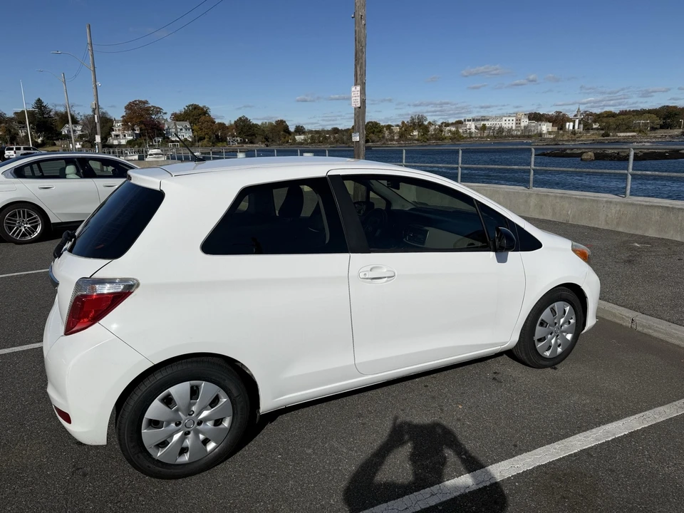 2012 Toyota Yaris - Image 9 of 15