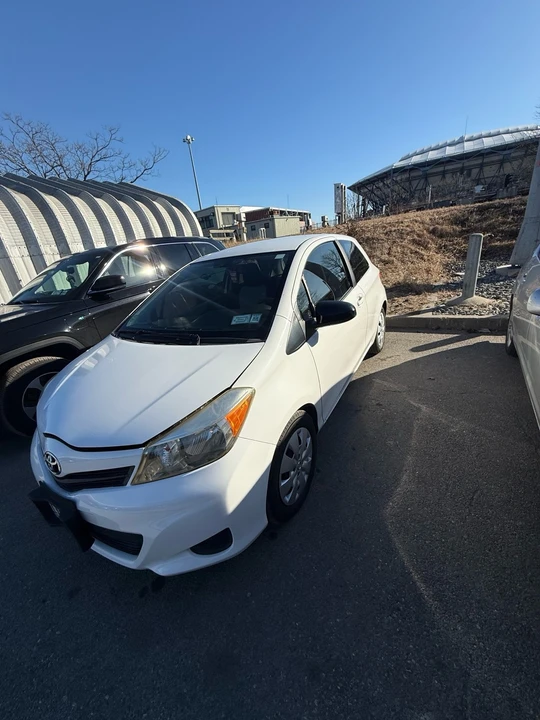 2012 Toyota Yaris - Image 4 of 15