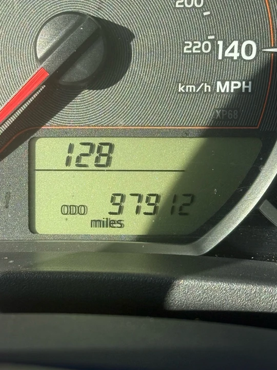 2012 Toyota Yaris - Image 12 of 15