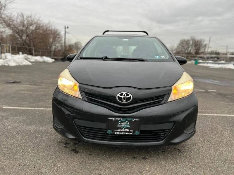 2012 Toyota Yaris - Image 8 of 12