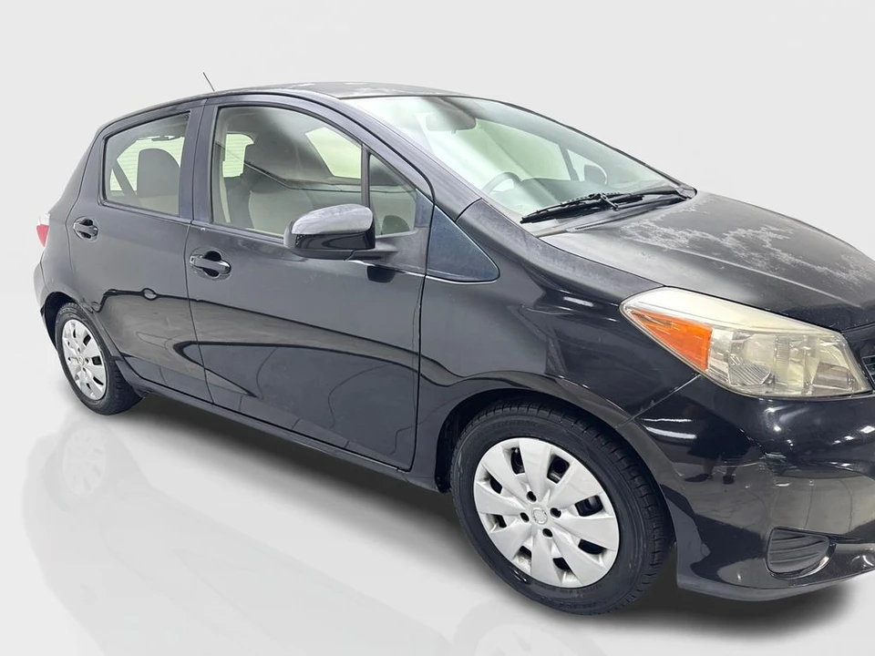 2012 Toyota Yaris - Image 10 of 21
