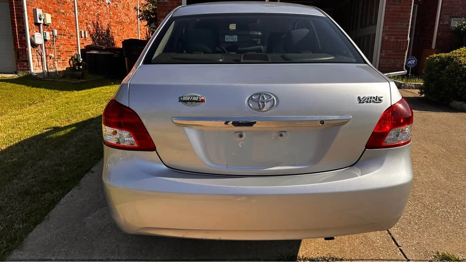 2012 Toyota Yaris - Image 6 of 12