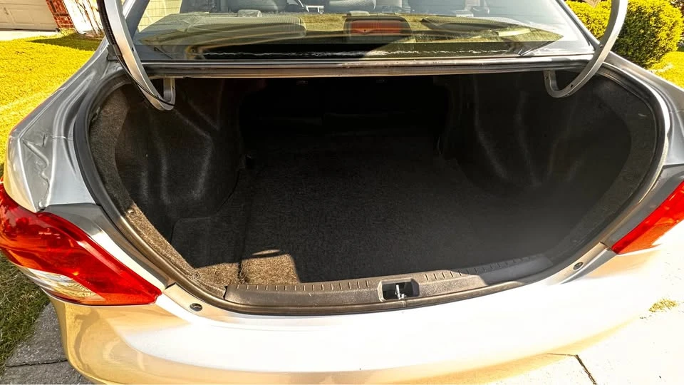 2012 Toyota Yaris - Image 7 of 12