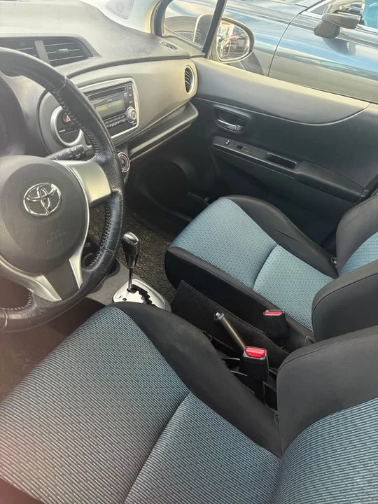 2012 Toyota Yaris - Image 5 of 7