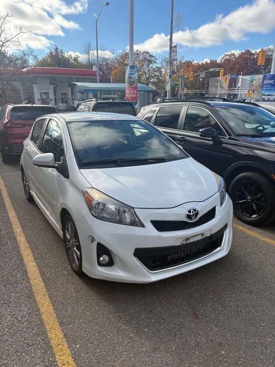 2012 Toyota Yaris - Image 3 of 7