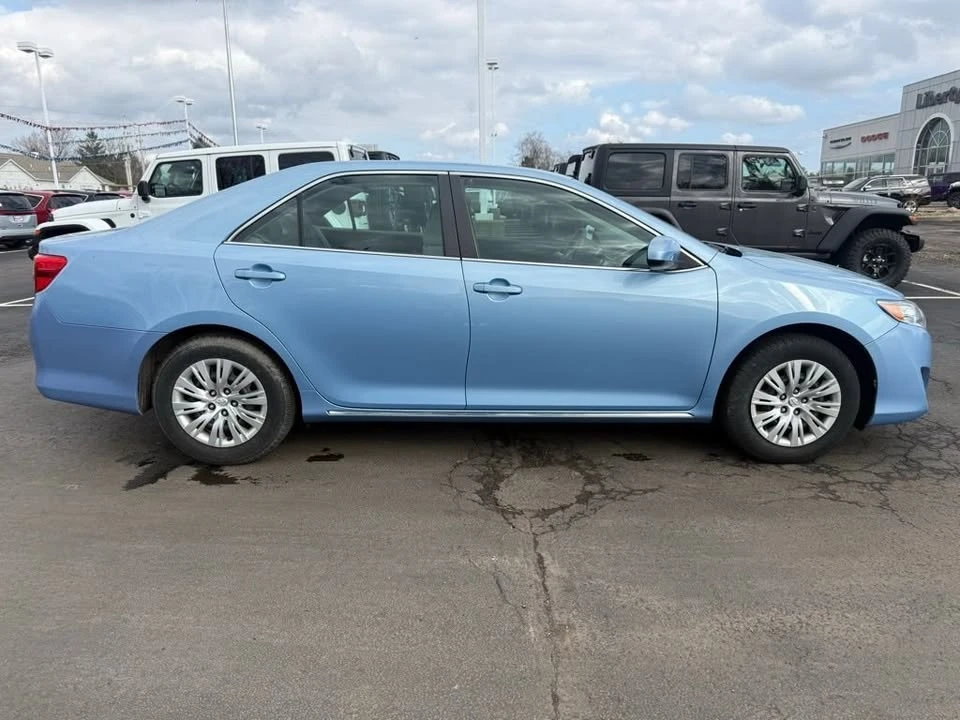2012 Toyota Camry 7th Gen - Image 2 of 16