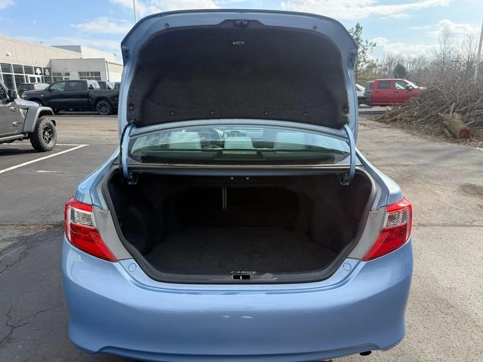 2012 Toyota Camry 7th Gen - Image 5 of 16