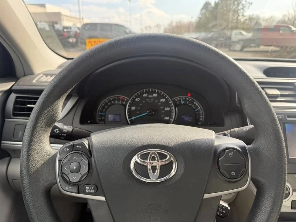 2012 Toyota Camry 7th Gen - Image 12 of 16