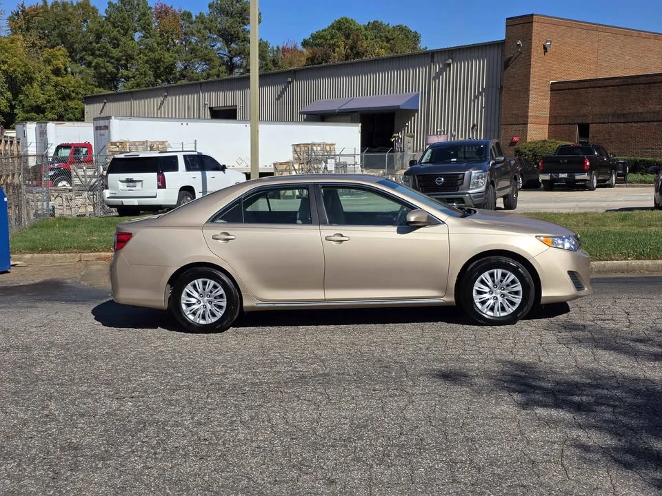 2012 Toyota Camry 7th Gen - Image 4 of 19