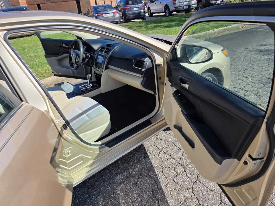 2012 Toyota Camry 7th Gen - Image 10 of 19