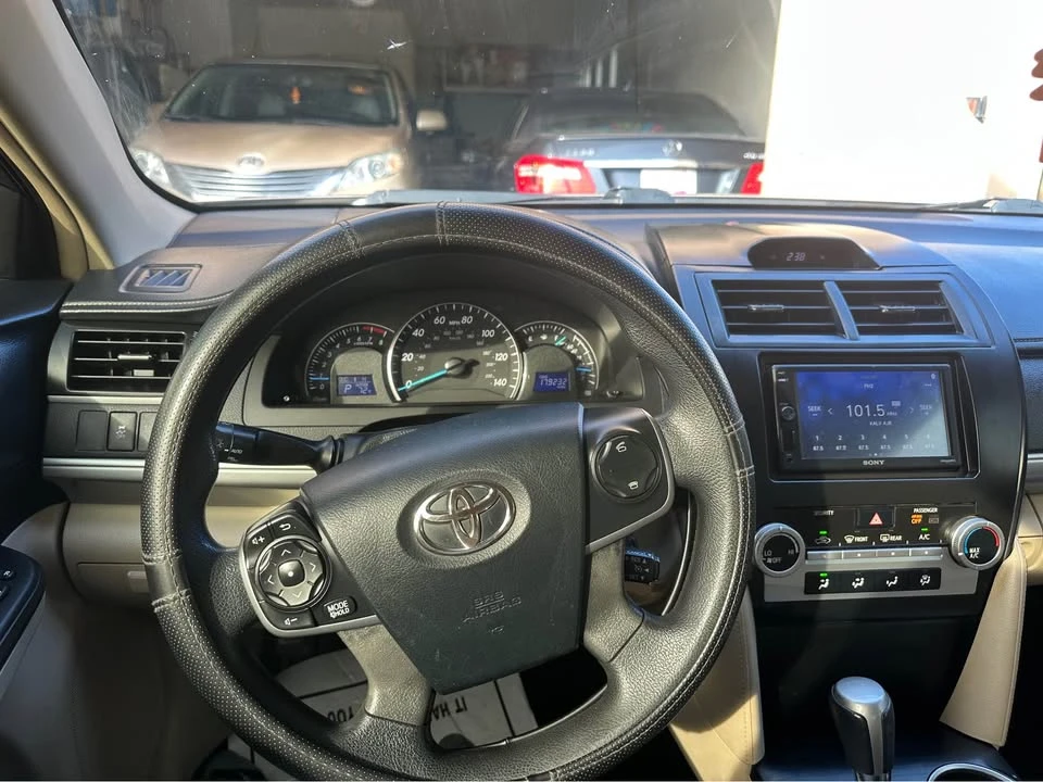 2012 Toyota Camry 7th Gen - Image 14 of 20