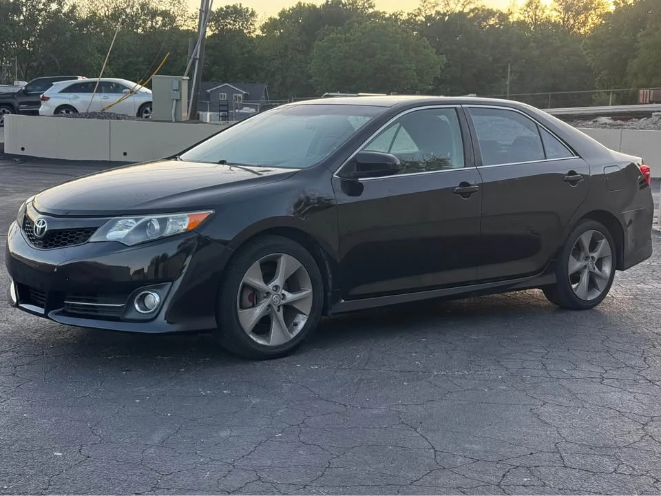 2012 Toyota Camry 7th Gen - Image 15 of 17