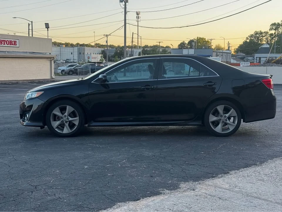 2012 Toyota Camry 7th Gen - Image 14 of 17