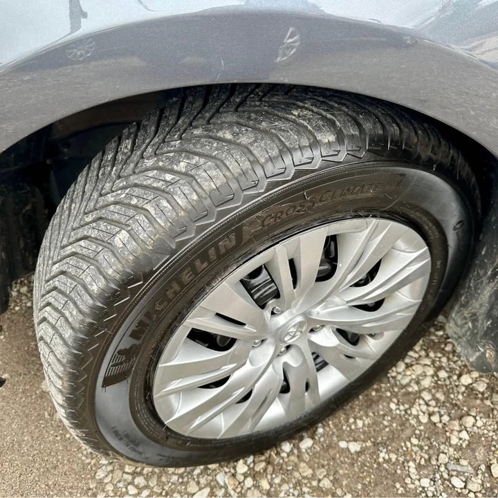 2012 Toyota Camry 7th Gen - Image 5 of 10