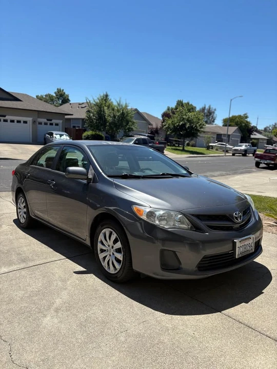 2012 Toyota Corolla 10th Gen - Image 5 of 13