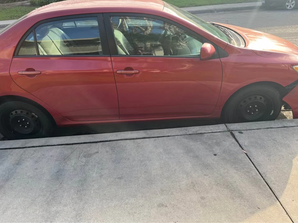 2012 Toyota Corolla 10th Gen - Image 2 of 3