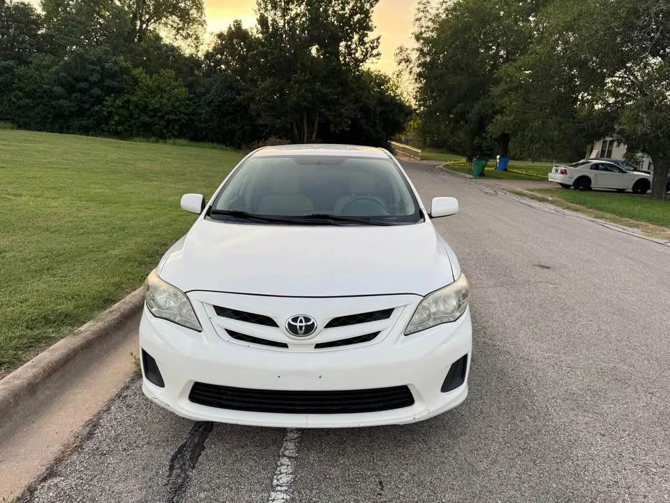 2012 Toyota Corolla 10th Gen - Image 4 of 9